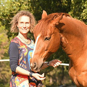 Elke Braun, Bereiterin FN, Kinesologin und Reiter-Shop-Inhaberin Elke Braun, Bereiterin FN, Kinesologin und Reiter-Shop-Inhaberin