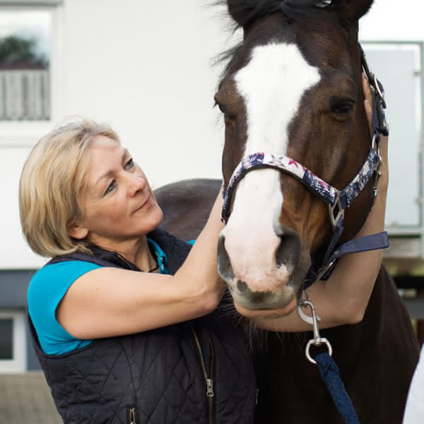 Diana Oppold, Energetische Pferdeosteopathie