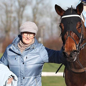 Frau Dr. Christine Paraknewitz-Kalla, Rennstallbetreiberin und Naturheilpraktikerin